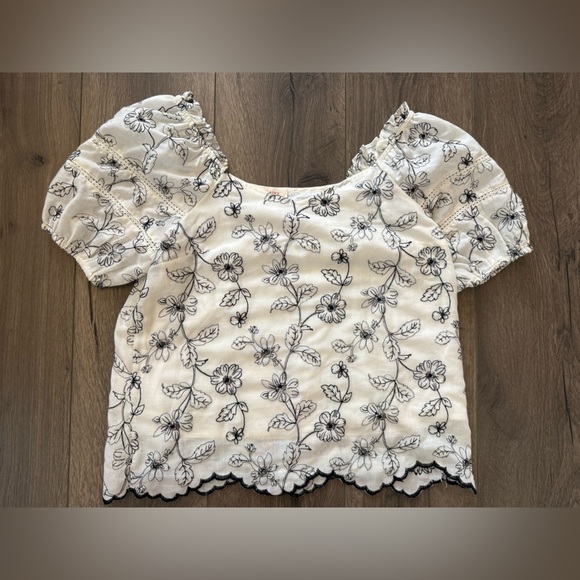 Solitaire Embroidered Floral Top Size Small - Picture 1 of 8